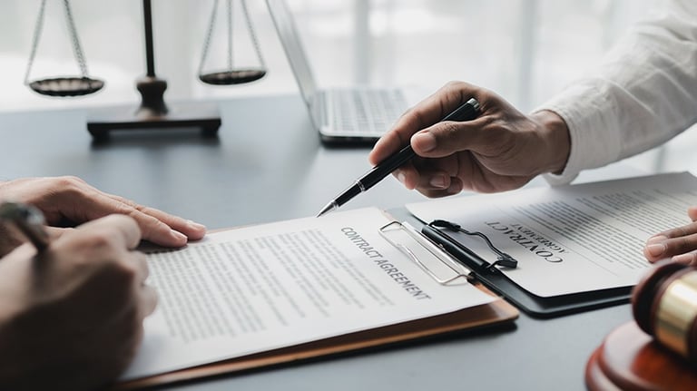 Asesoría legal en cambios de contrato laboral y derechos de empleados en Colombia