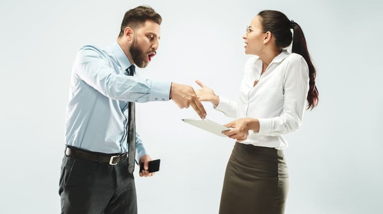 Defensa y reclamación de derechos laborales para empleados temporales en Colombia