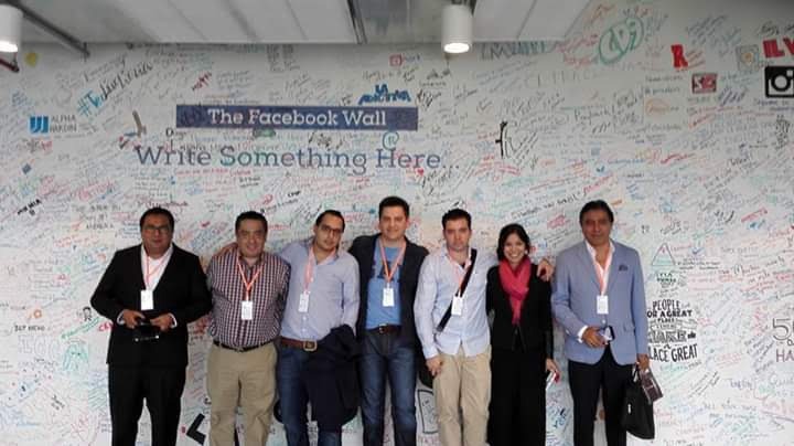 Visitando a Facebook como Agencia. Thinking Social