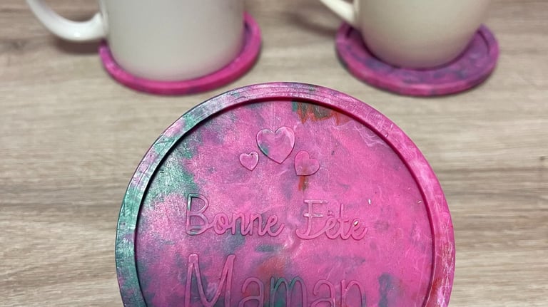 produits en plastique recyclé, bonne fête maman, sous verre  