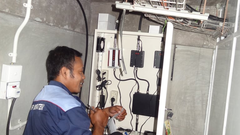 Instalasi jaringan komunikasi