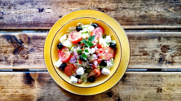 greek salad Snekutis