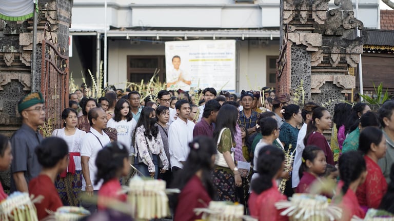 umat membawa paku pipid
