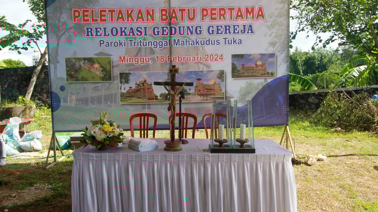 PELETAKAN BATU PERTAMA RELOKASI GEDUNG GEREJA PAROKI