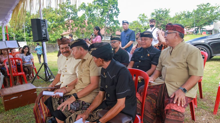 Para Tokoh yang mendukung pembangunan Gereja Paroki Tuka 