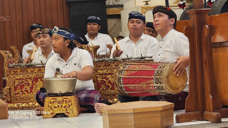 Gambelan bali, angklung, Paroki Tuka Bali