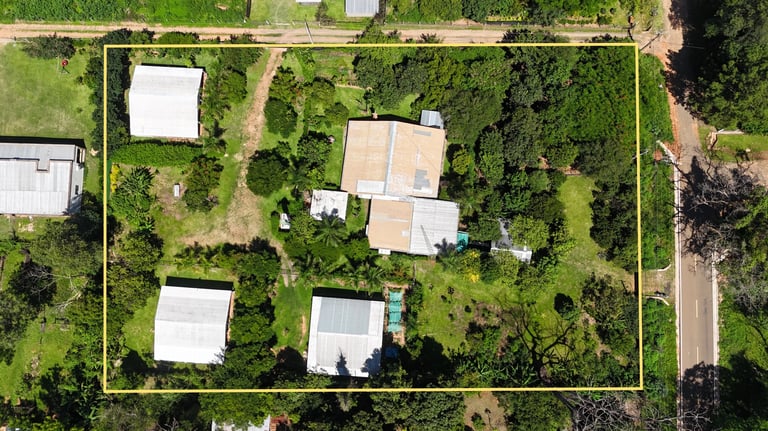 Wohnanwesen mit vier Wohnhäusern in Independencia, Planta Urbana