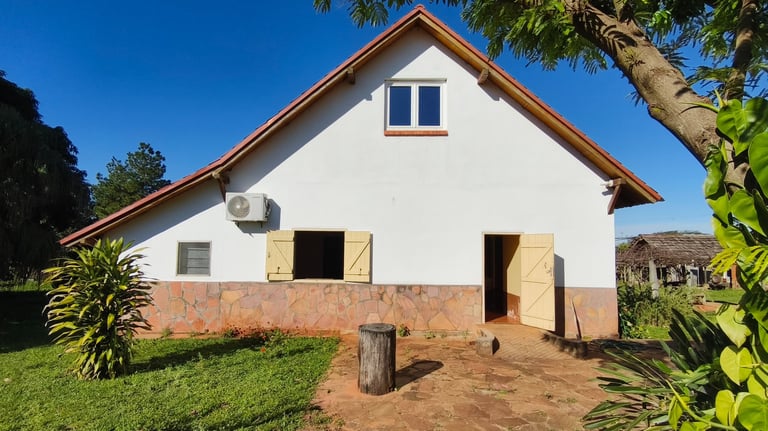 Möbliertes Wohnhaus zur Miete in zentraler Lage von Colonia Independencia, Paraguay