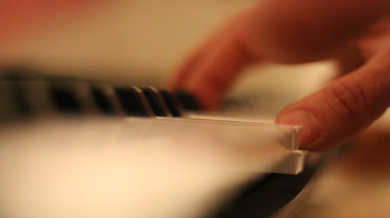 piano playing keyboard fingers pianist