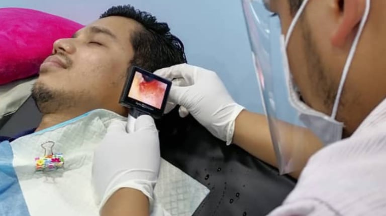 Klinik Medcare  dan Poliklinik Desaru Dr.Abdullah mempunyai servis cuci telinga 