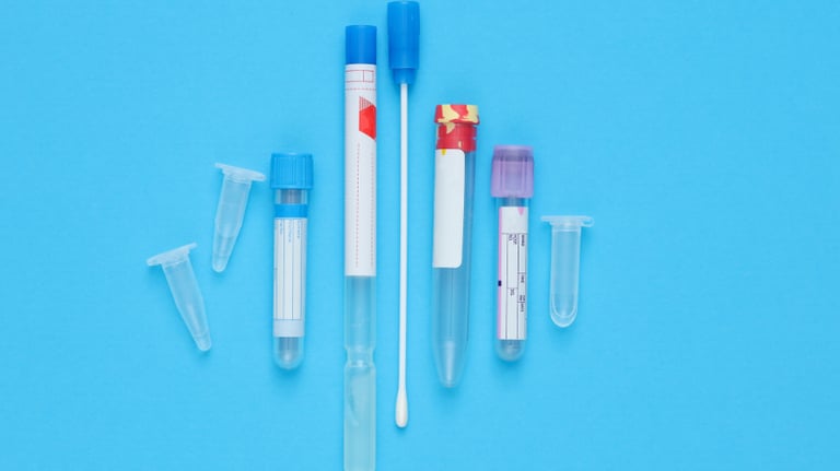 Klinik Medcare  dan Poliklinik Desaru Dr.Abdullah mempunyai servis ujian makmal dan swab, Pap smear 