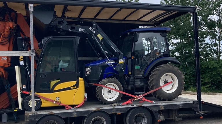 Transport Traktor von Buchen nach Diepholz