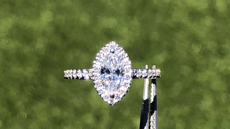 Anillo de Compromiso Oro Blanco Marquesa Halo, Diamante GIA