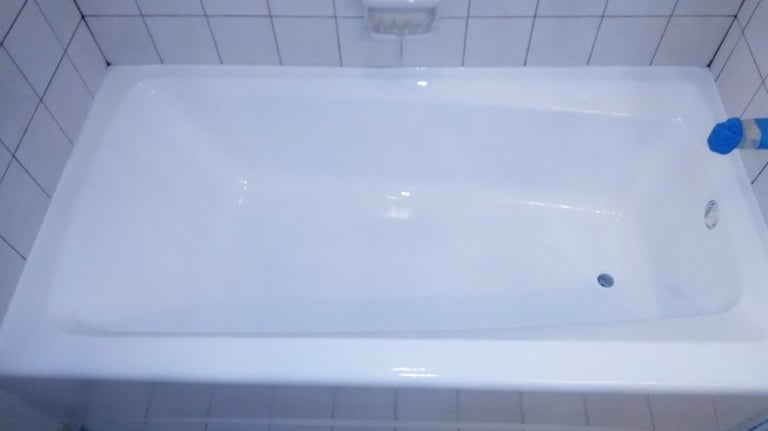 Bathtub resurfaced to bright white