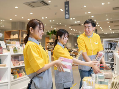 协助学生在日本寻找兼职并提供职场沟通技巧指导