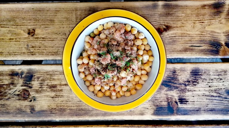 žirniai su spirgučiais Šnekutis