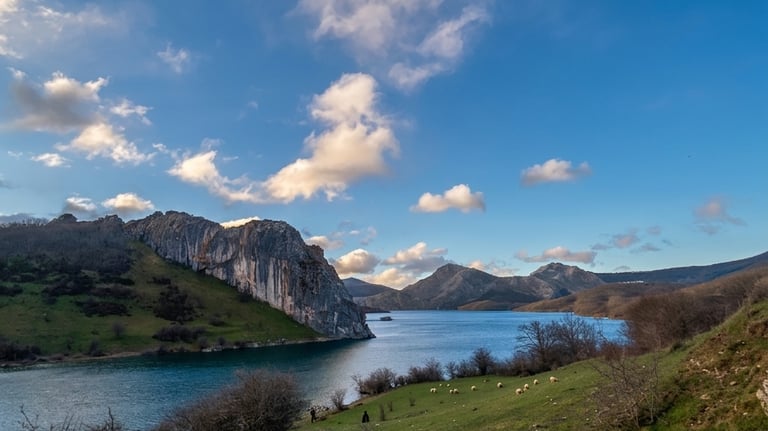 Pantano del Porma en León, zona de pesca en entorno natural
