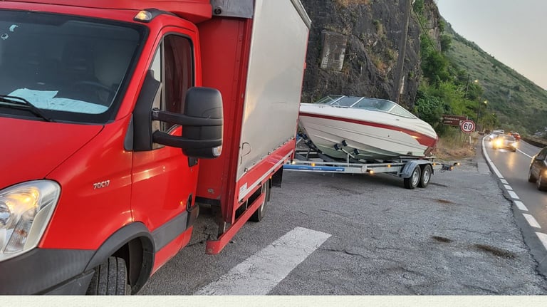 Transport plovila. Siguran i profesionalan prevoz glisera za domaće i međunarodne destinacije.