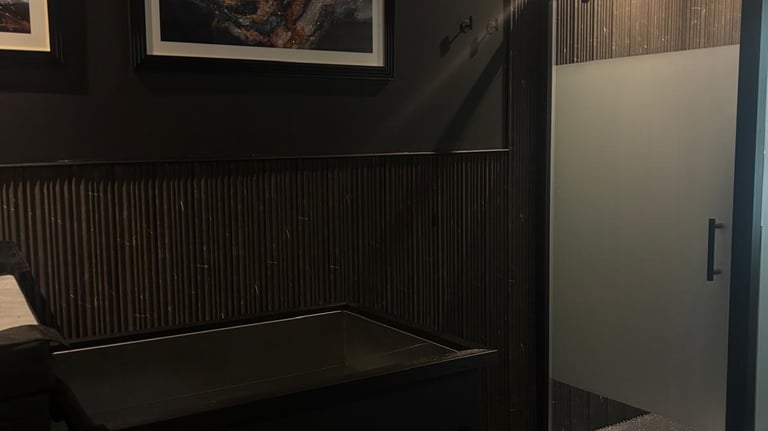 traditional sauna Nailsworth cold plunge tub contrast therapy sauna and ice bath therapy Nailsworth