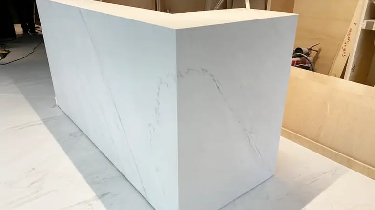 Comptoir d'accueil Bianco Carrara