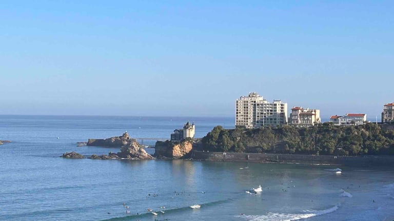 Biarritz côte des basques tours