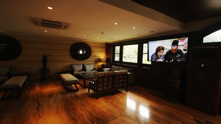 Luxurious Villas & Café
