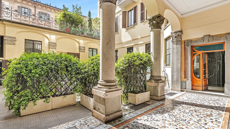 Facciata storica del progetto residenziale Kryalos SGR realizzato da BRB Engineering srl