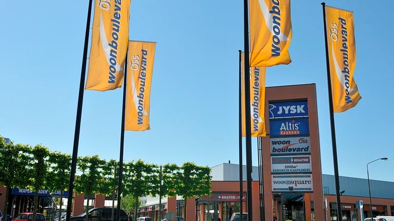 Wij verzorgen schoonmaakwerkzaamheden (binnen en buiten), gevelreiniging en vloerreiniging 