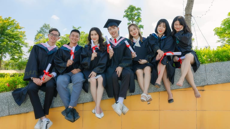 glückliche Absolventen