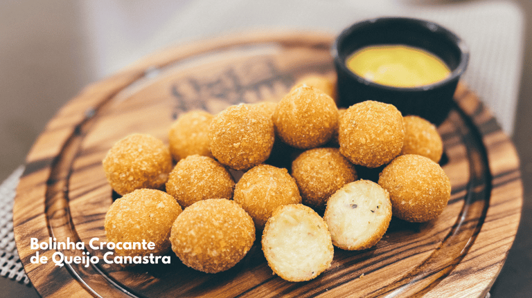 Bolinha Crocante de Queijo da Canastra