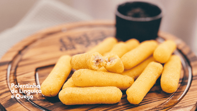 polentinha de linguiça e queijo