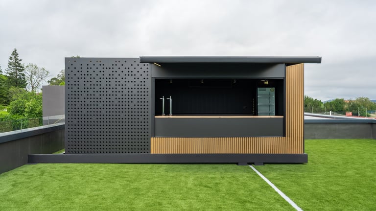 Módulo de eventos en azotea con barra exterior y diseño contemporáneo