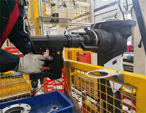 Estic electric nutrunner: 80% Atlas Copco performance at 50% cost
