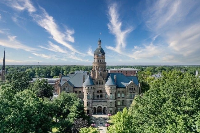 Trumbull County Couthouse in Warren Ohio