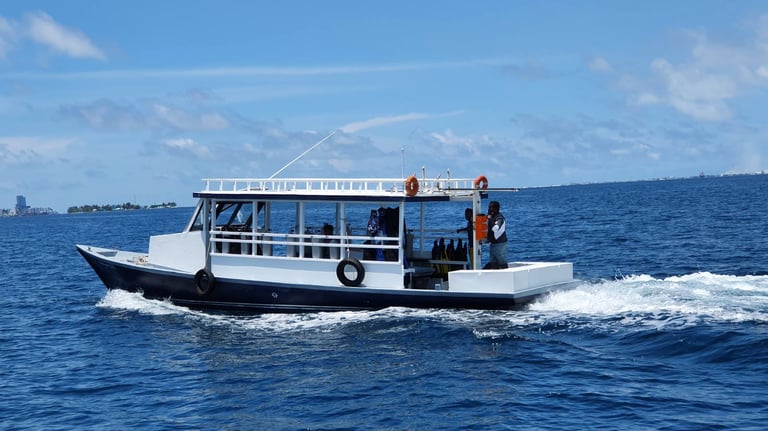 ISM Maldives Superyacht Agent diver gears dive guides diev instructors and dive boats raajjedivers