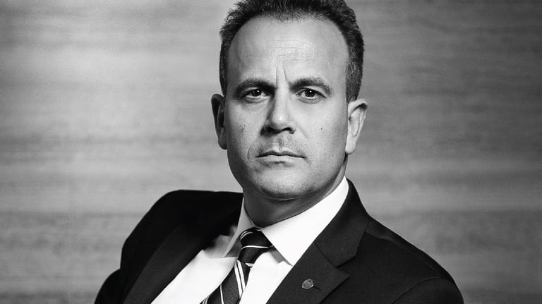 Professional portrait photography in Montreal, ideal for personal branding, professionals,