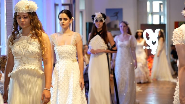 Chiqui Navarro y Mon Air: la delicadeza como lenguaje de la moda nupcial