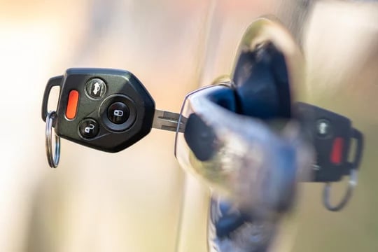 automobilio duru spynos remontas