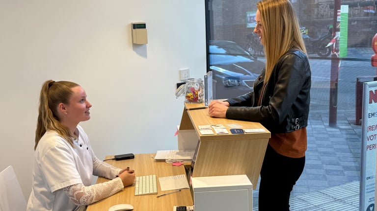 Cliente reçue à l'accueil du centre The Body Lab à Wavre