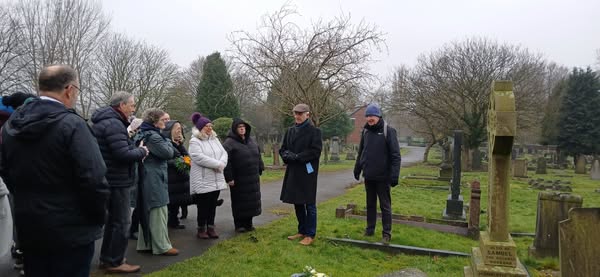 David Pickersgill, local historian and Civic Society member, leading the walk.