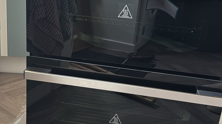 front side of the electric cooker