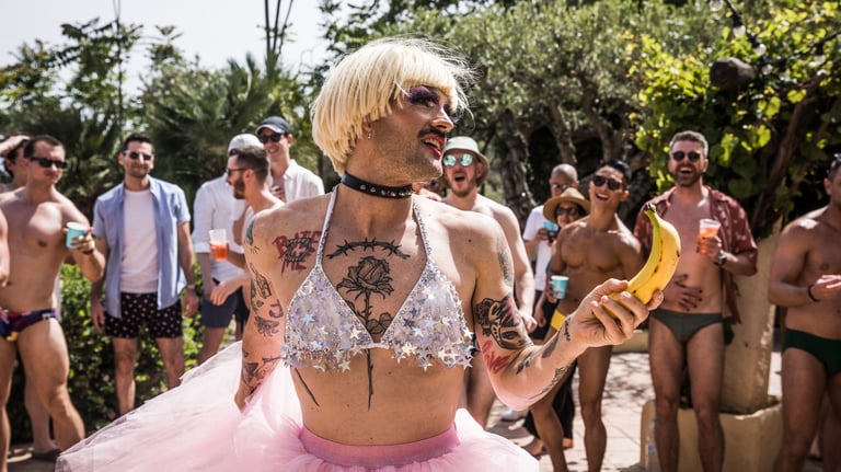 drag queen host