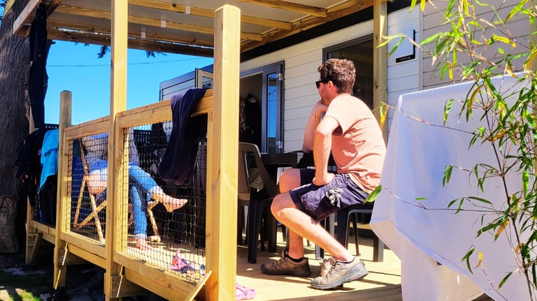 Mobile home avec terrasse face à l’océan – Camping La Grée Penvins 