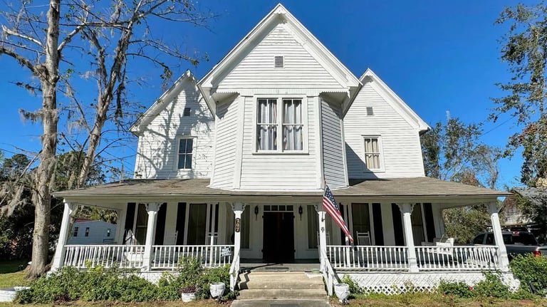 Rural pressure washing, fence and deck cleaning in Hamilton County White Springs Florida