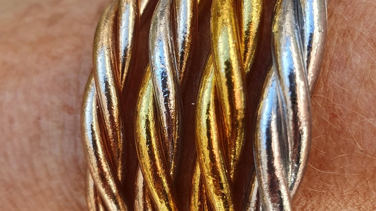 Kumlaï Twist 4 couleurs disponibles rose gold, trio, gold et silver