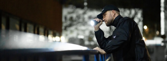 Sicherheitsmitarbeiter von WachPro Security GmbH im professionellen Personenschutz und Objektschutz
