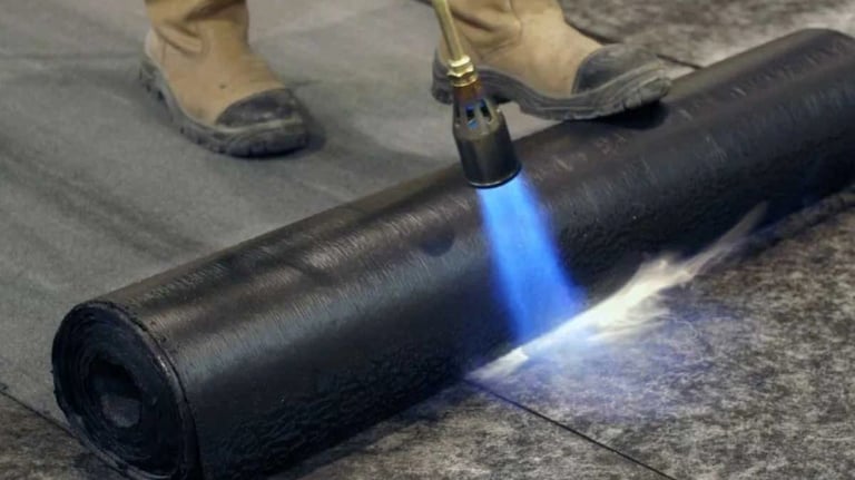 Εφαρμογή ασφαλτοπάνου σε οδόστρωμα