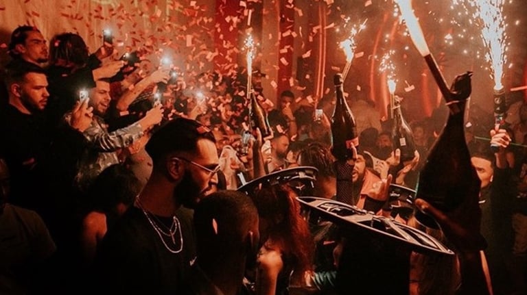 l'arc paris best club paris table booking boumboum