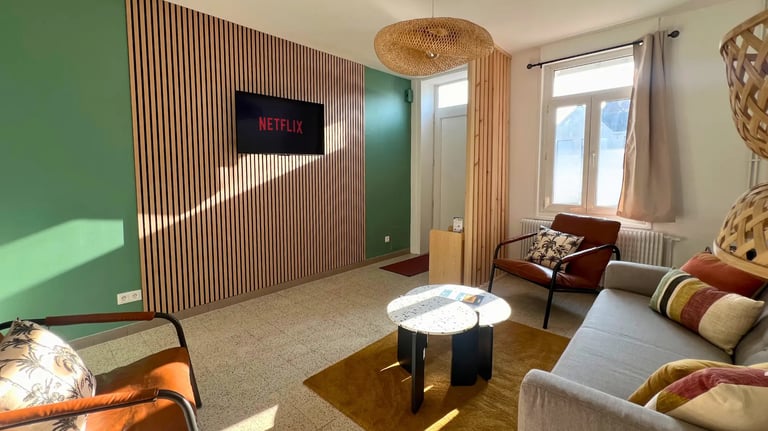 Salon confortable avec Wi-Fi haut débit et télévision connectée Netflix