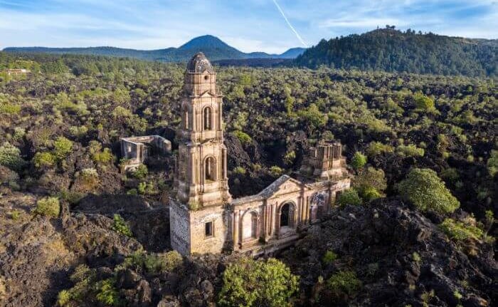 Iglesia de angahuan - tour paricutin - tour destacado